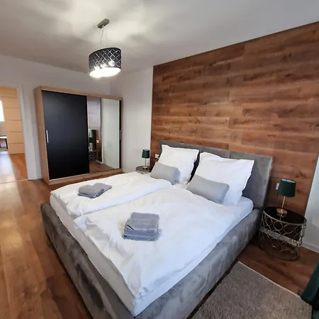 Luxusny Byt, 5 Minut Pesi Do Centra Apartment *